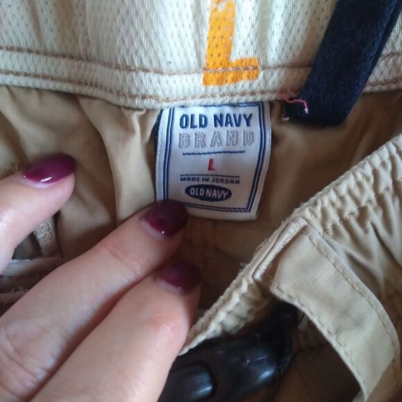 W33  Men's Old Navy khaki shorts - Picture 7 of 7